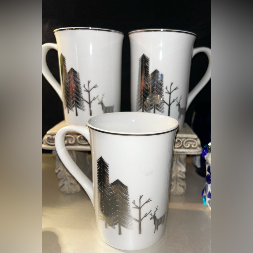 3 Holly Hill Farms, Holiday Collection, Mugs.